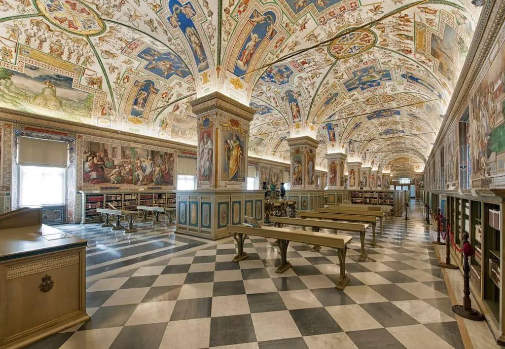vatican library room