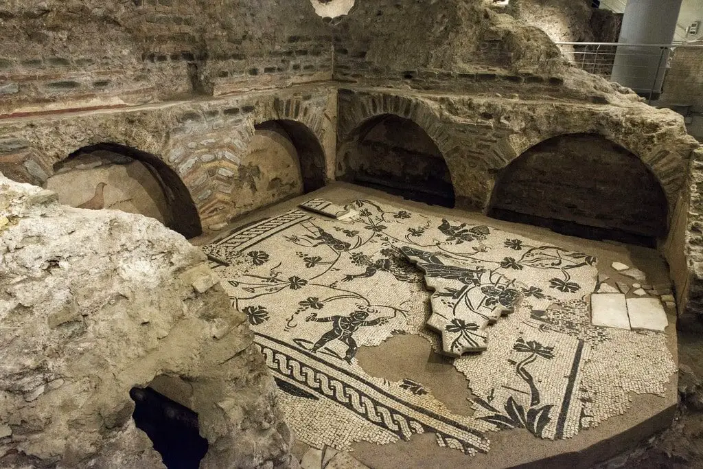 Vatican Necropolis Tour - Guide to Visit St Peter's Tomb
