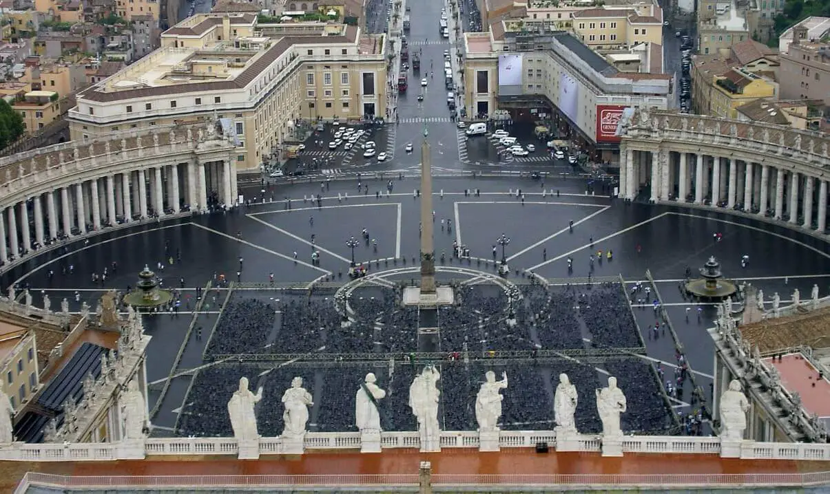 Vatican rain square