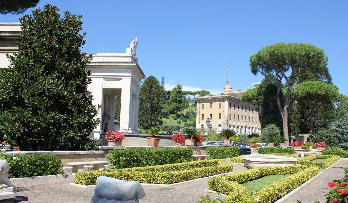Taking Vatican Gardens guided tour