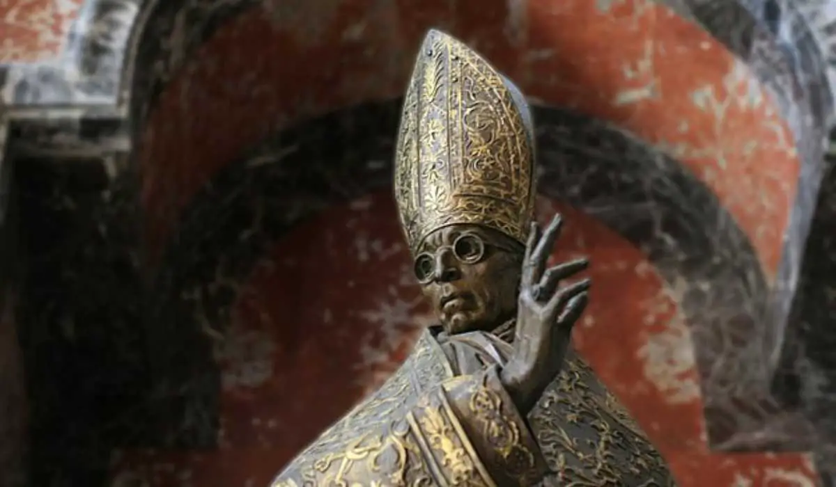 Pope Pius Statue @commons.wikimedia.org